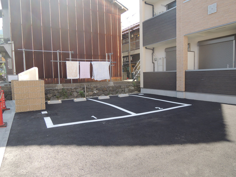 フジパレス駒林 駐車場