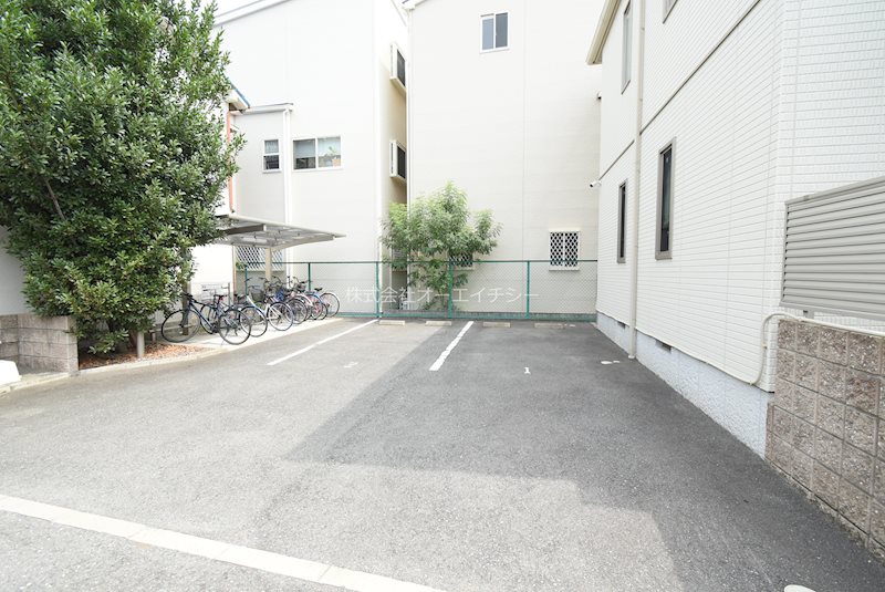 シャーメゾン希 駐車場