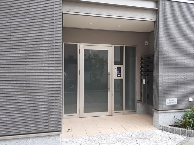 パルテール八尾 エントランス