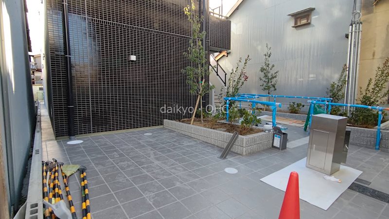 ヒルズ八尾本町 エントランス