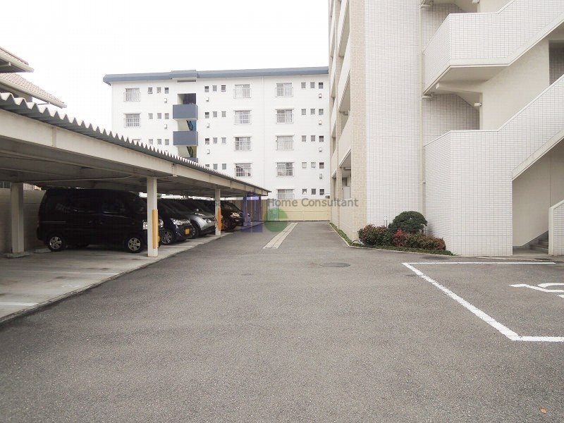 ラ・ポーエあき  駐車場