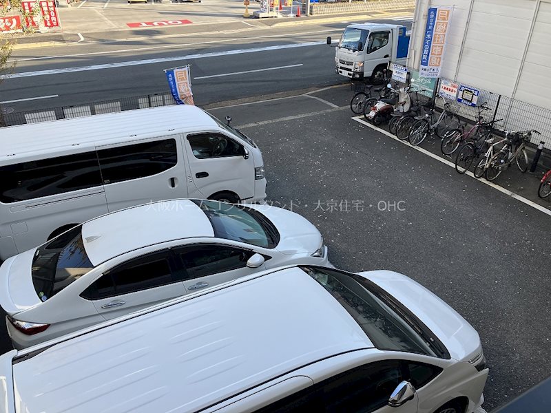 アンプルールフェール寿 駐車場
