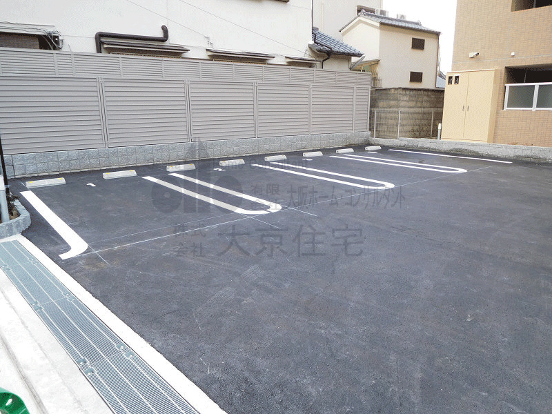 シェモワ　八尾  駐車場