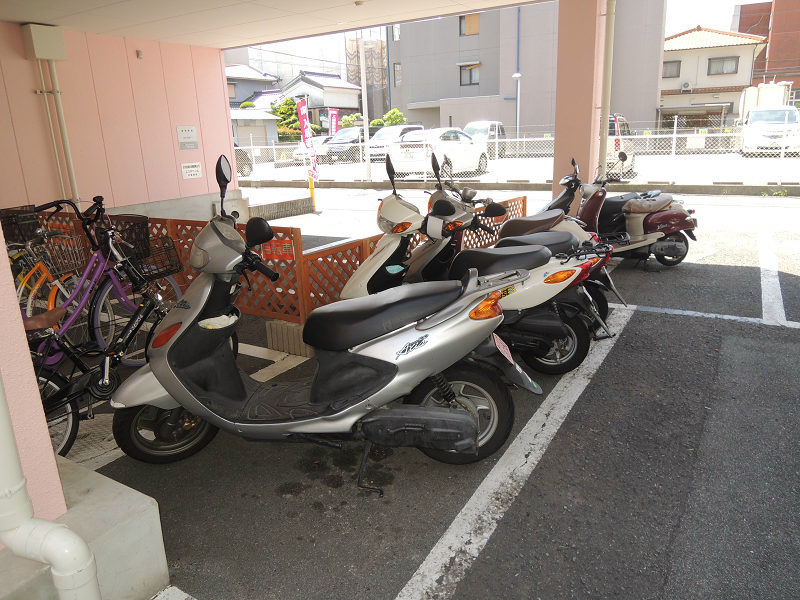 エスポワール　　　（刑部） 駐車場
