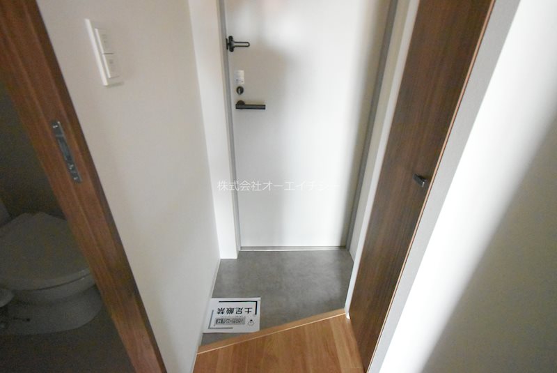 プレサンスNEO長堂アウローラ 玄関