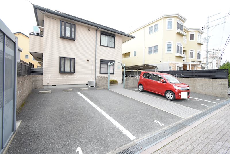 リヴィエール菱南 駐車場
