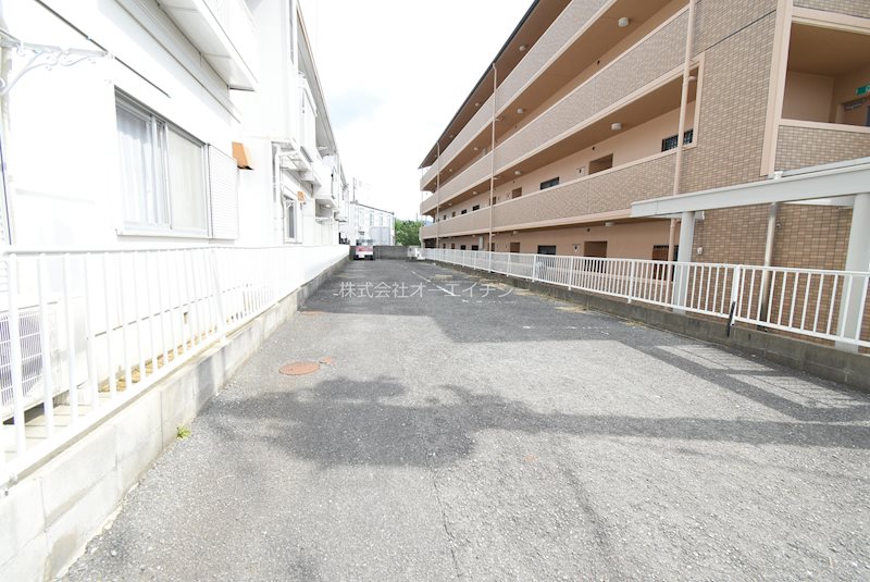 エタニティ太田 駐車場