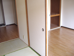 ハイツナカガワ 収納