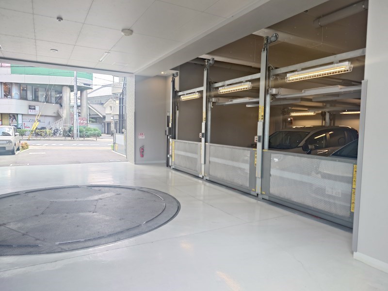 エスリード八尾駅前ザ・フロント 駐車場