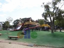 クレバーハウス 公園