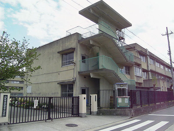 シャーメゾン門松 小学校
