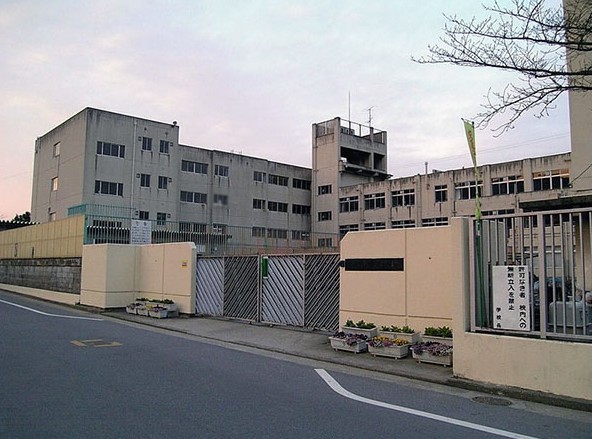 朝風マンション 中学校