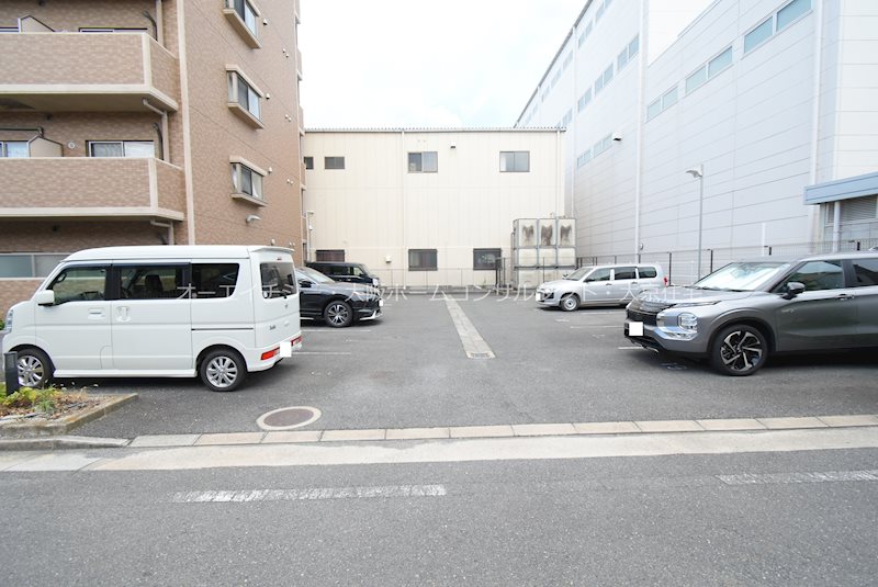 アーバンリブ 駐車場