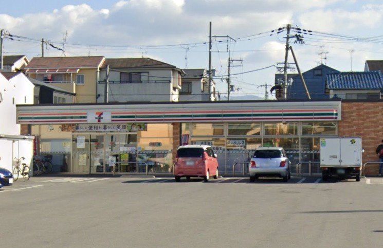 リヴェール長瀬 コンビニ