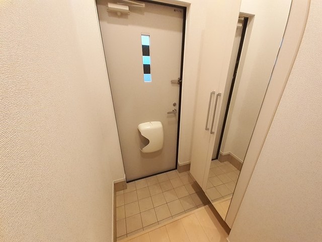 ミルクール 玄関
