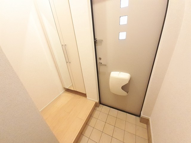 ミルクール 玄関