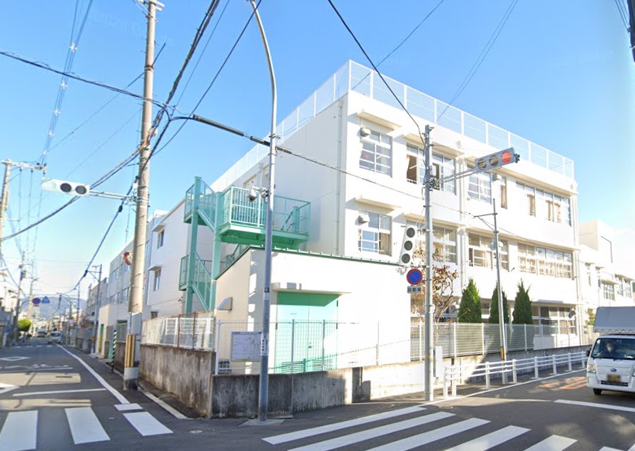 シャーメゾン　レフィシア 小学校
