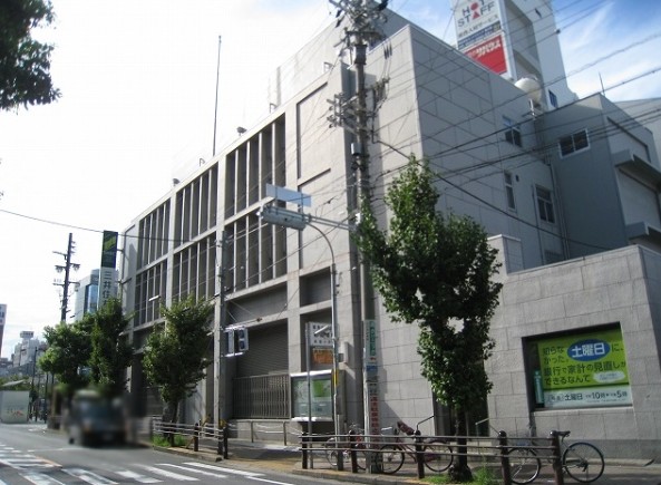 セジュール稲田本町 銀行