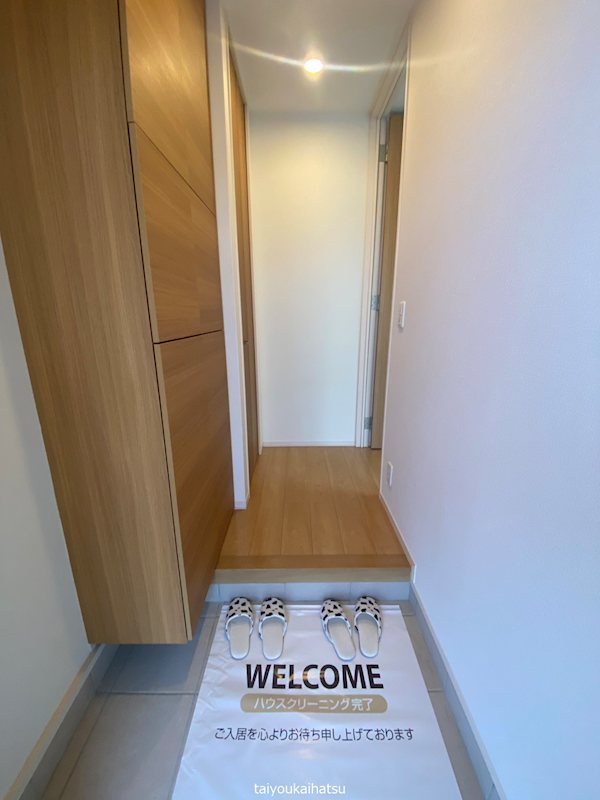 アイビュー日の出 玄関