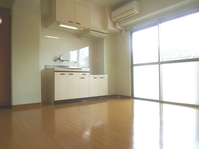 宇宿川平ビル リビング