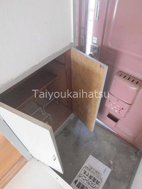 さえきビル 玄関