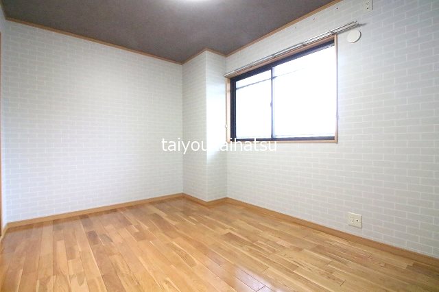 スリーリング ベッドルーム