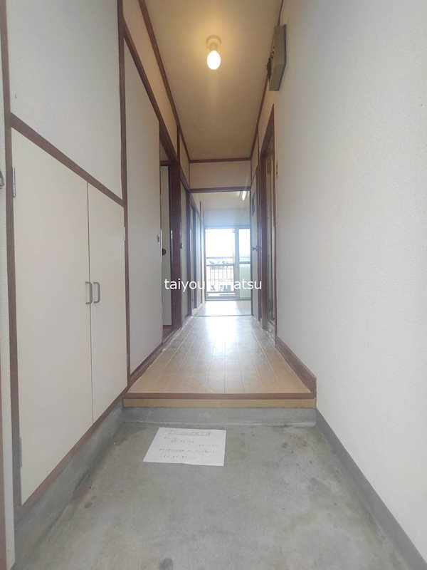 さえきビル 玄関