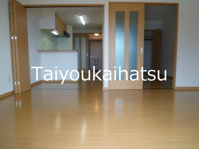 エクセラントメゾン与次郎Ⅱ リビング