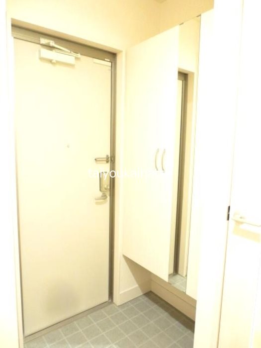 コンフォール西田 玄関