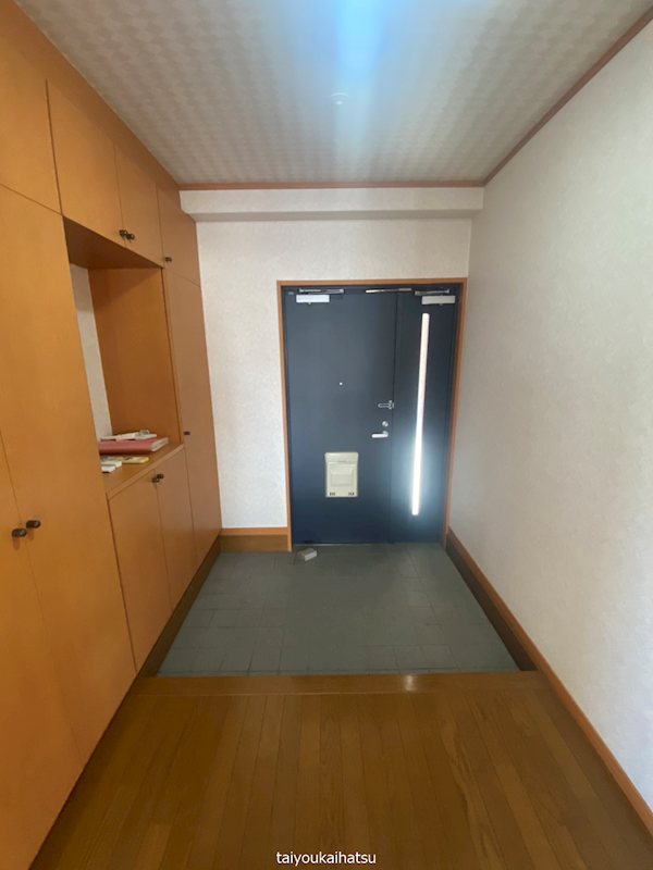 Fビル 玄関