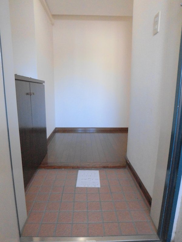 グランデール桜ヶ丘 玄関