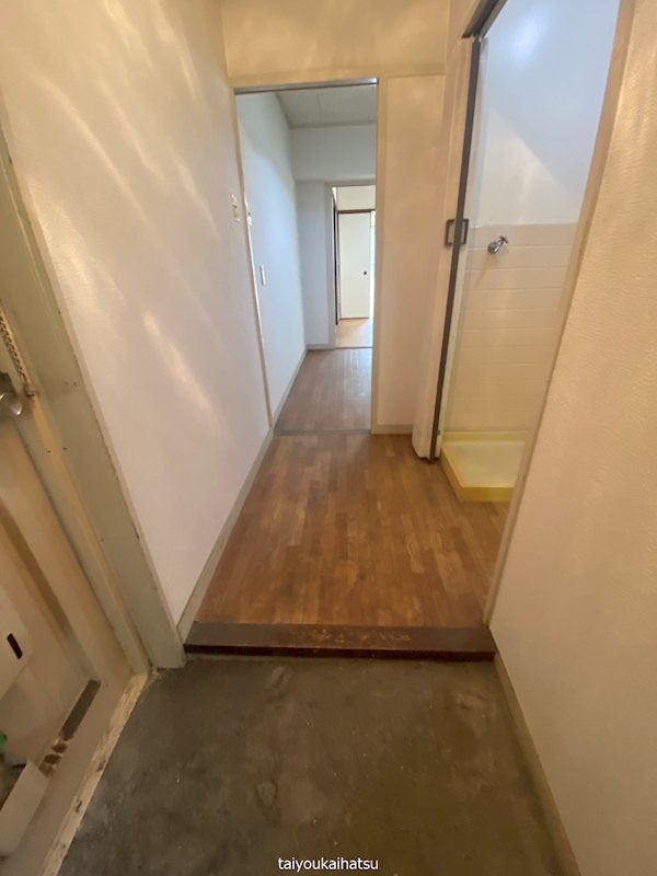 やつえビル  玄関