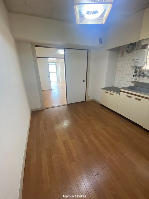 やつえビル  リビング