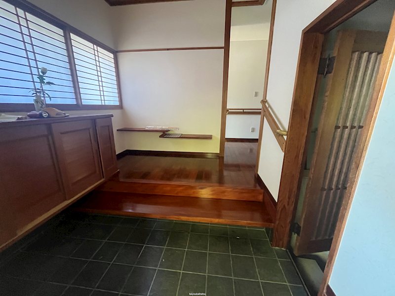 桜ヶ丘8丁目戸建 玄関