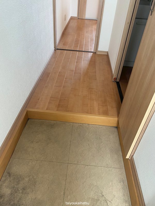 ラ・ヴァンス荒田 玄関