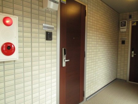 エルレープⅢ 玄関