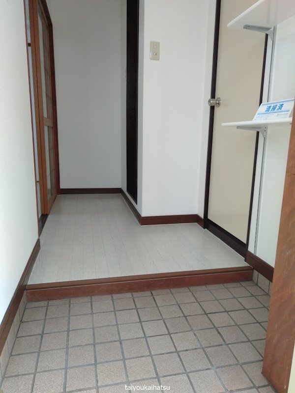 第一メゾン紫原 玄関