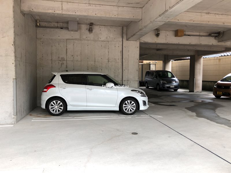 グランシエル鴨池 駐車場