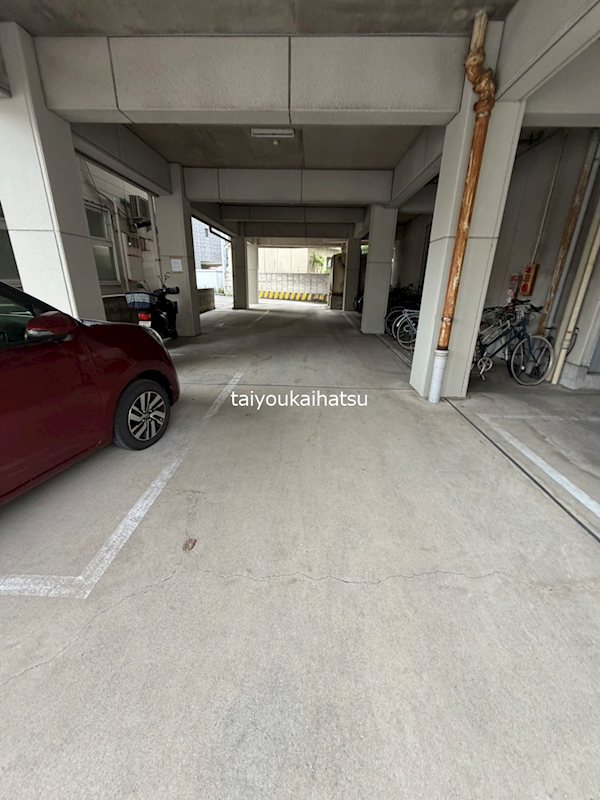 サーティナイン鴨池 駐車場