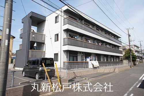 Legend Hills 203号室 外観