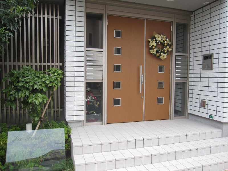 埼玉県川口市南鳩ヶ谷１丁目 エントランス