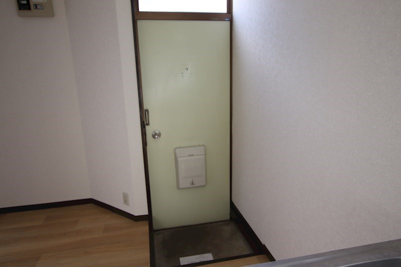野本ハイツ 玄関