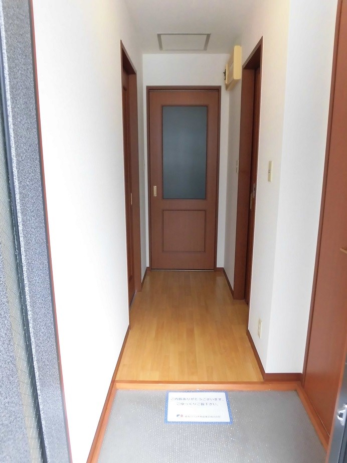 フラット赤井 玄関