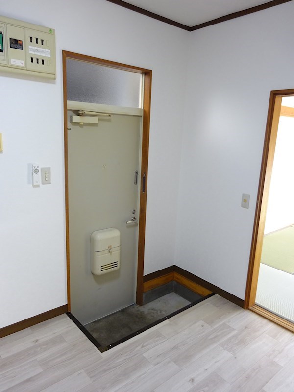 第三稲垣ハイム 玄関