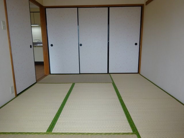 ベッドルーム