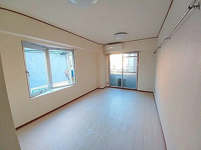 ベッドルーム