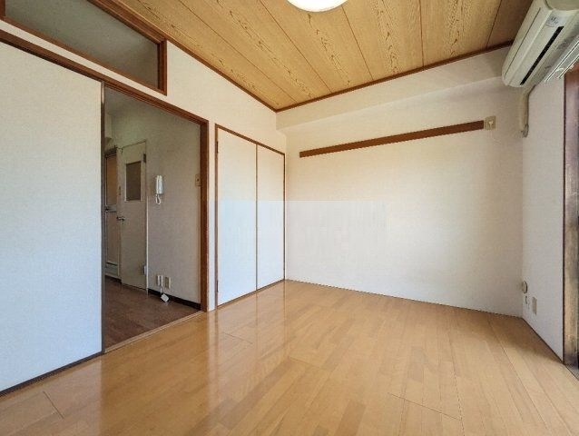 ベッドルーム