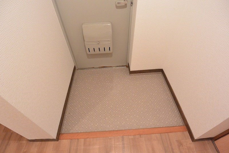 ハイツリバーサイド 玄関
