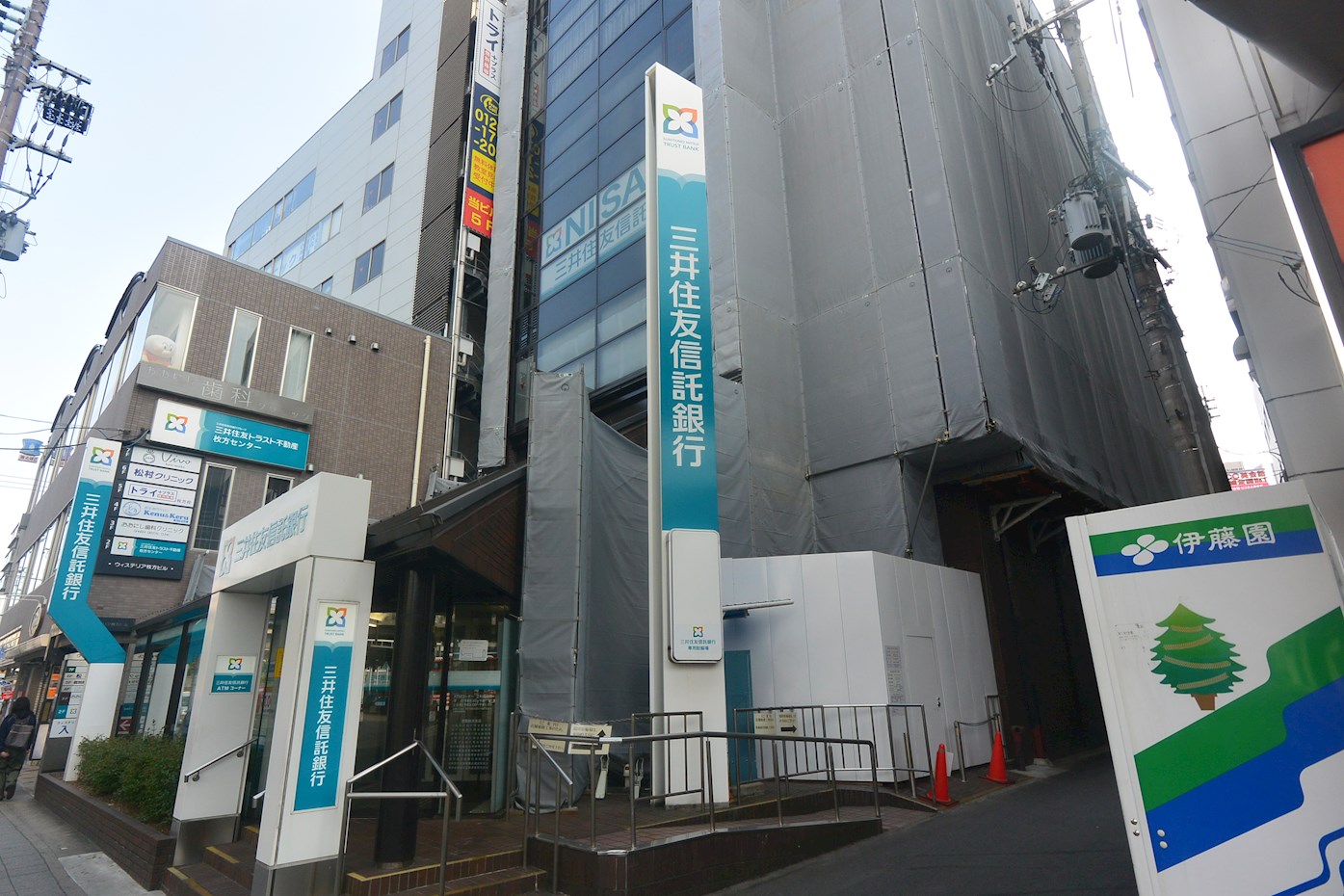 Ｌａ　Ｖａｌｓｅ 銀行