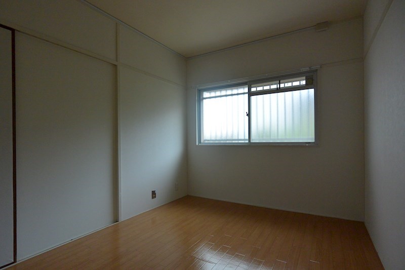 志智マンション ベッドルーム